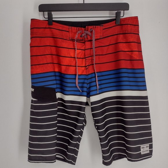Quiksilver Cargo Side Pocket Red Black Blue & White Striped Surf Board Shorts - Picture 1 of 8